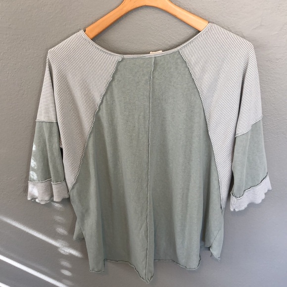 Easel Green White Stripe Textured Flowy 3/4 Sleeve Top Medium - Picture 3 of 8